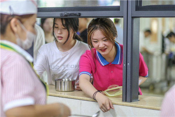 1565059759527870.jpg 食堂飯菜很好吃 (2).jpg